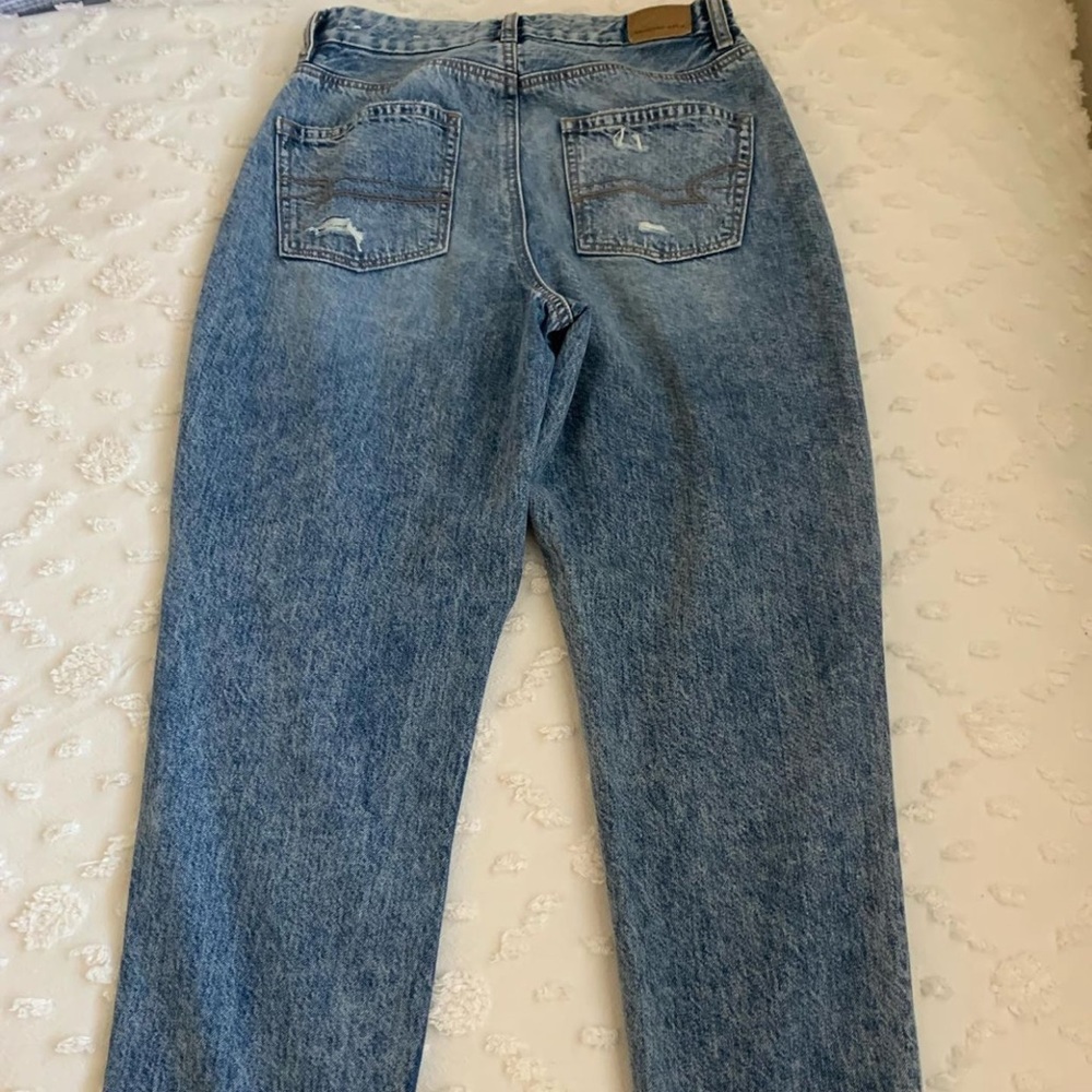 American Eagle Mom Jeans, Regular.